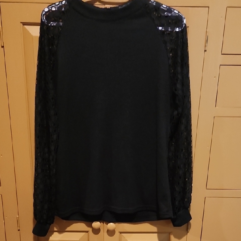 Elegant Black Lace Sleeve Women's Top